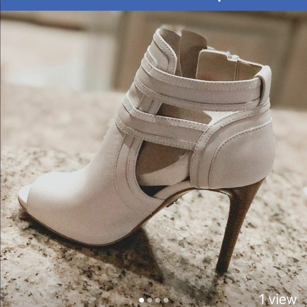 Michael Kors Blaze Open Toe Bootie (size 5.5)